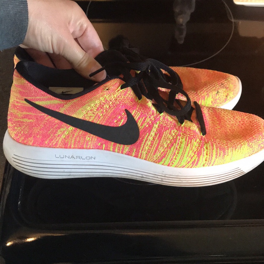 Women’s neon Nike lunarlon